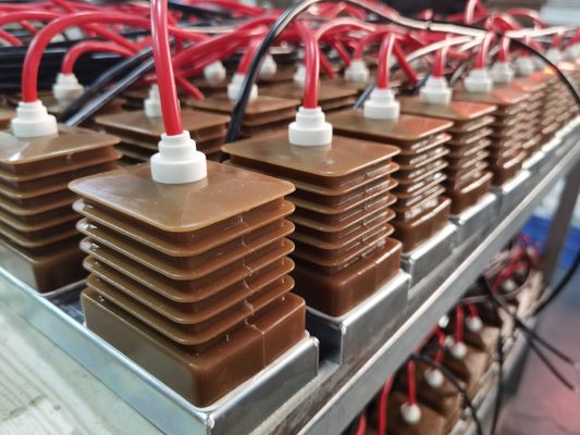 1.15 ∙ 1.25 غرام/سم3 عازل الكثافة المعقدة ريشة إيبوكسي محول مع درجة حرارة القالب 70-80C